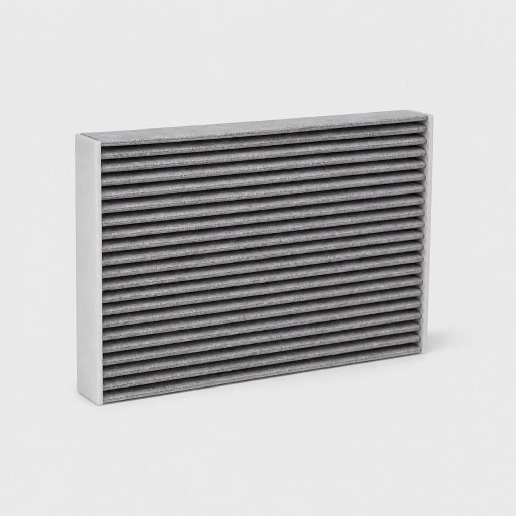 Filtre habitacle présenté sur fond clair